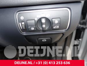 Volvo XC60 I 2.0 D4 16V Vehículo de desguace (2015, Gris plateado)
