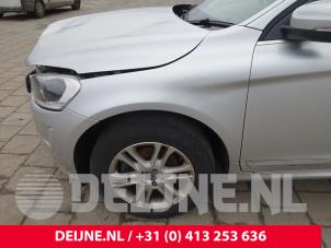 Volvo XC60 I 2.0 D4 16V Vehículo de desguace (2015, Gris plateado)