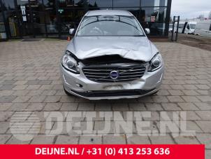 Volvo XC60 I 2.0 D4 16V Vehículo de desguace (2015, Gris plateado)