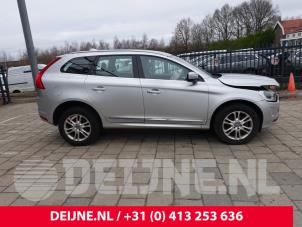 Volvo XC60 I 2.0 D4 16V Vehículo de desguace (2015, Gris plateado)