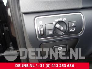 Volvo V60 I 2.4 D6 20V Plug-in Hybrid AWD Samochód złomowany (2013, Czarny)