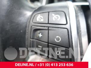 Volvo V60 I 2.4 D6 20V Plug-in Hybrid AWD Samochód złomowany (2013, Czarny)
