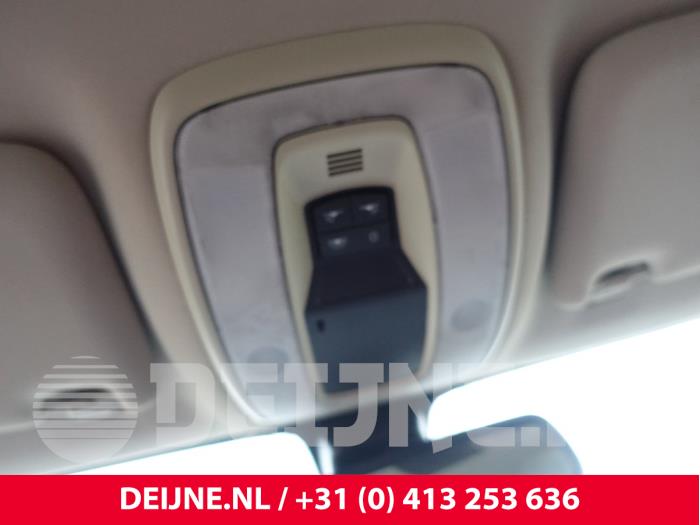 Volvo V70 2.0 D 16V Épave (2008, Noir)