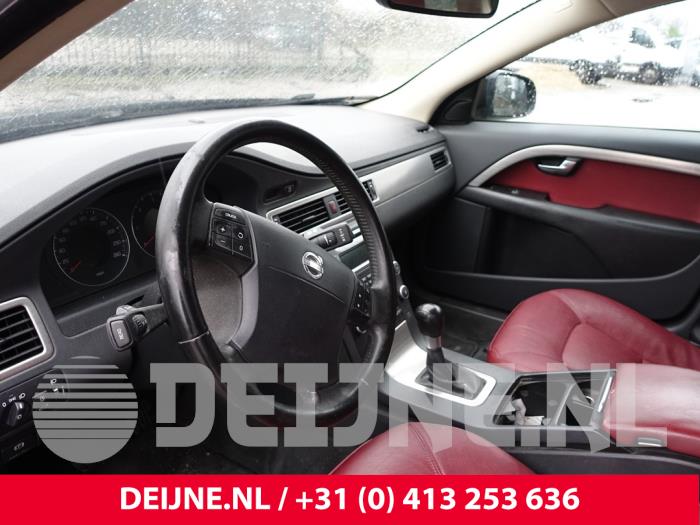 Volvo V70 2.0 D 16V Épave (2008, Noir)
