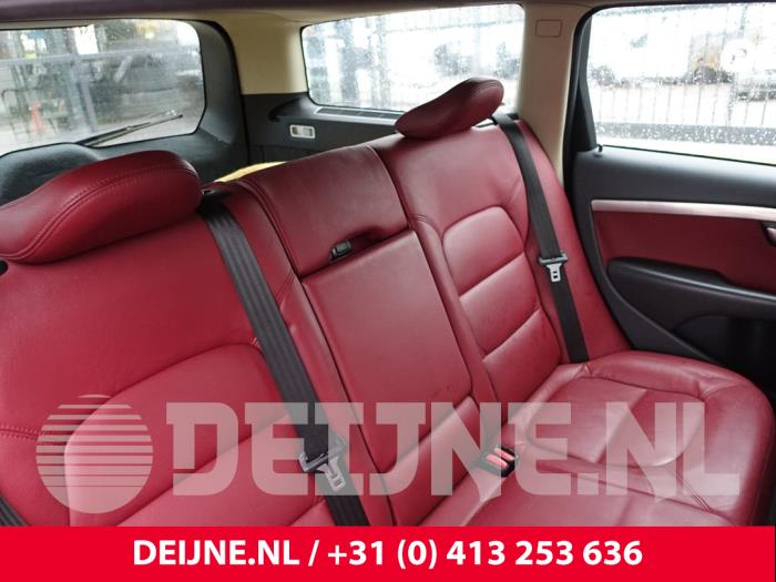 Volvo V70 2.0 D 16V Épave (2008, Noir)