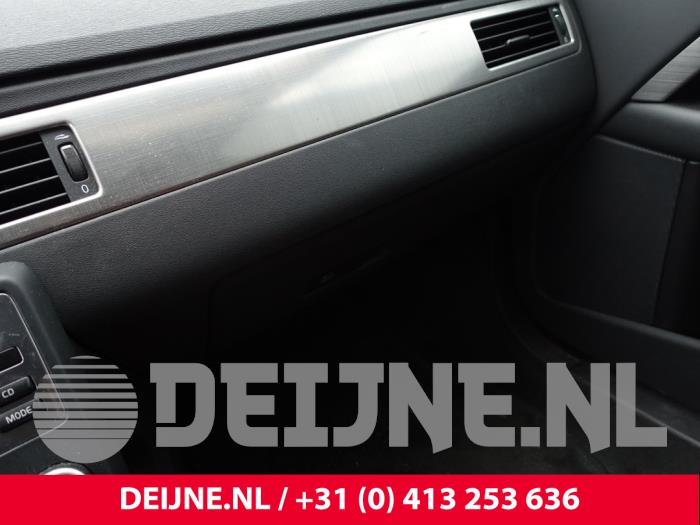 Volvo V70 2.0 D 16V Épave (2008, Noir)
