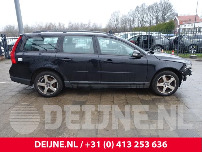 Volvo V70 2.0 D 16V Épave (2008, Noir)