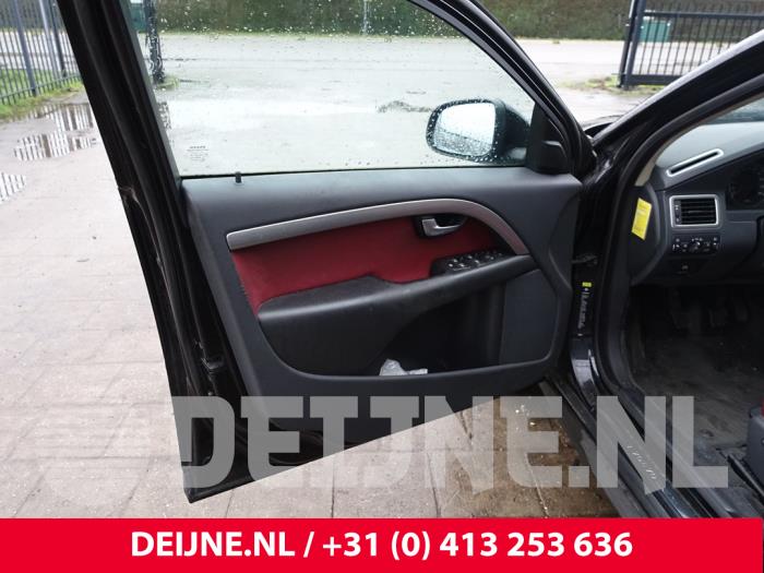 Volvo V70 2.0 D 16V Épave (2008, Noir)