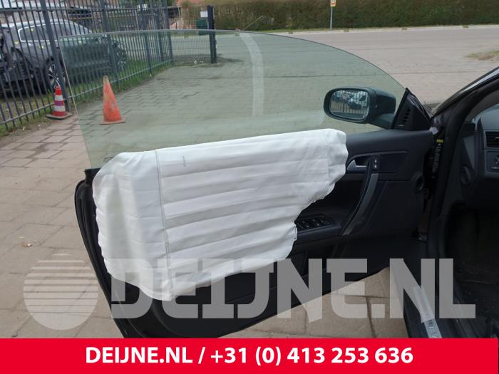 Volvo C70 2.4 D5 20V Autom. Schrottauto (2009, Schwarz)