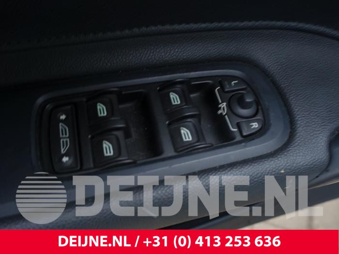 Volvo C70 2.4 D5 20V Autom. Schrottauto (2009, Schwarz)