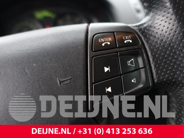 Volvo C70 2.4 D5 20V Autom. Schrottauto (2009, Schwarz)