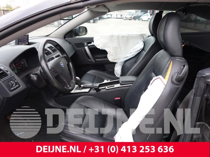 Volvo C70 2.4 D5 20V Autom. Schrottauto (2009, Schwarz)