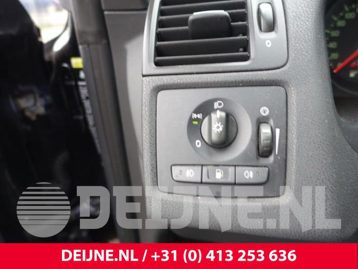Volvo C70 2.4 D5 20V Autom. Schrottauto (2009, Schwarz)