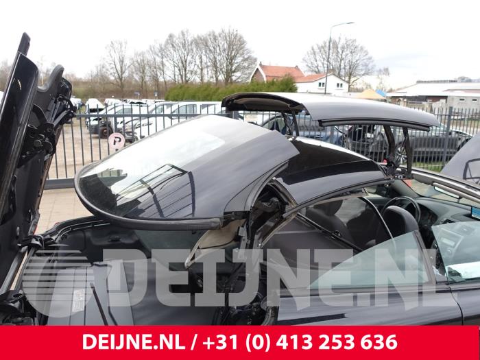 Volvo C70 2.4 D5 20V Autom. Schrottauto (2009, Schwarz)