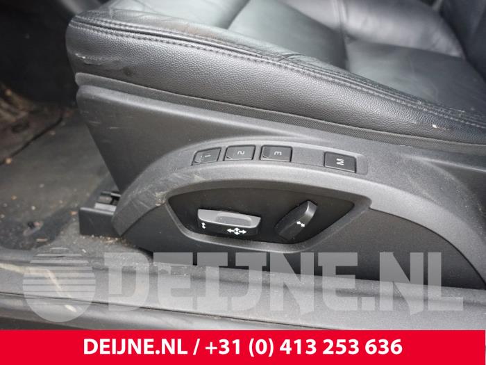Volvo C70 2.4 D5 20V Autom. Schrottauto (2009, Schwarz)