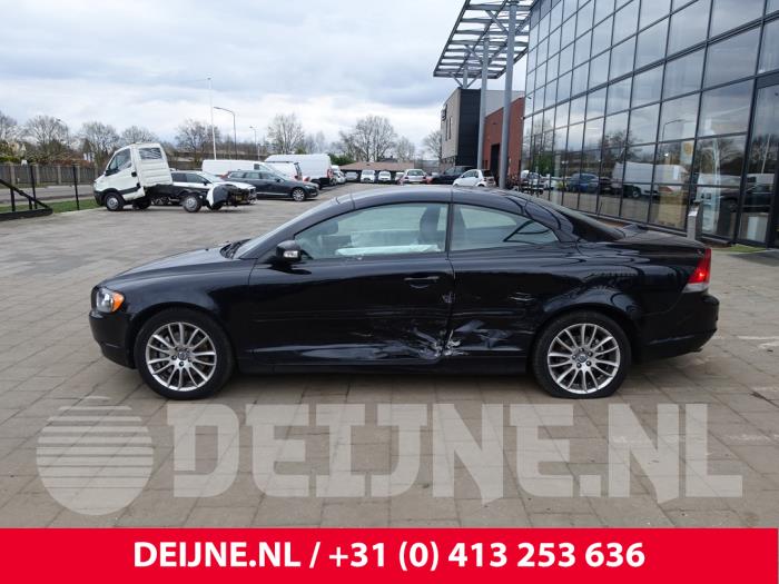 Volvo C70 2.4 D5 20V Autom. Schrottauto (2009, Schwarz)