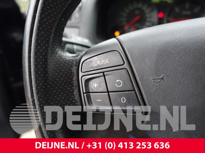 Volvo C70 2.4 D5 20V Autom. Schrottauto (2009, Schwarz)