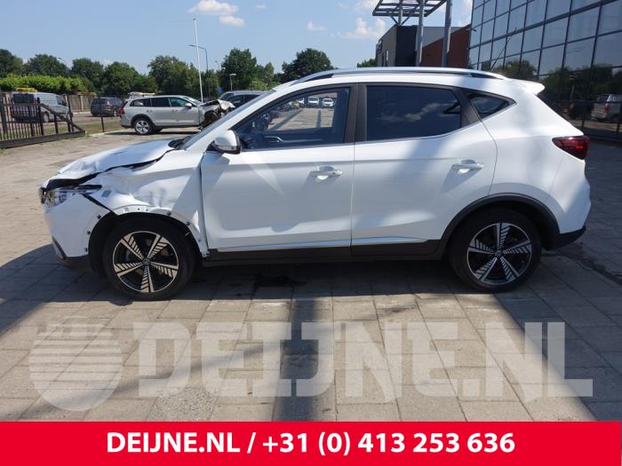 MG ZS EV Skrotfordon (2019, WIT)