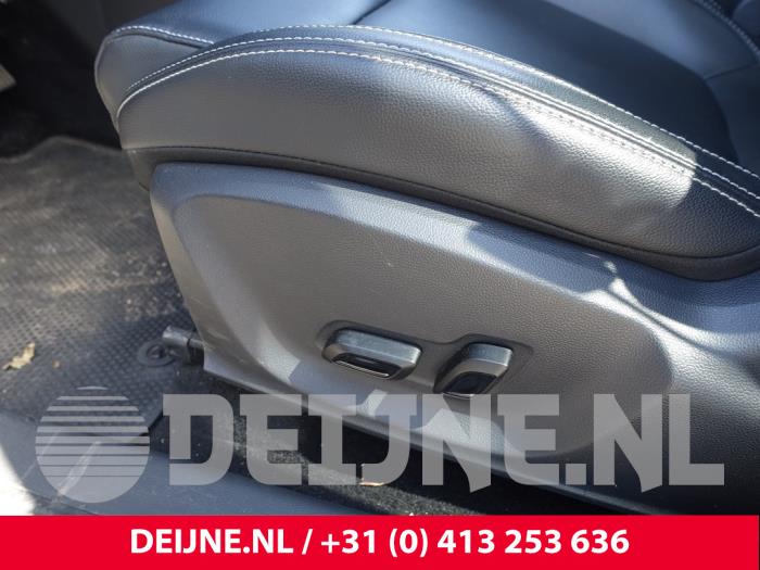 MG ZS EV Skrotfordon (2019, WIT)