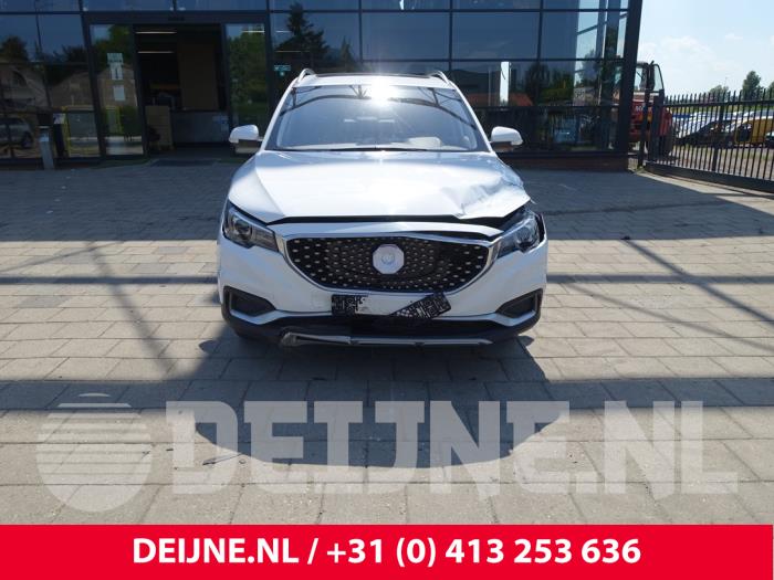 MG ZS EV Skrotfordon (2019, WIT)