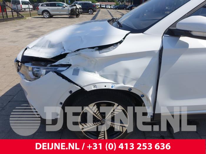 MG ZS EV Skrotfordon (2019, WIT)