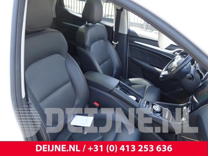 MG ZS EV Skrotfordon (2019, WIT)