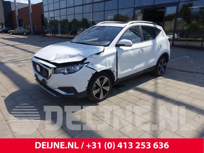 MG ZS EV Skrotfordon (2019, WIT)