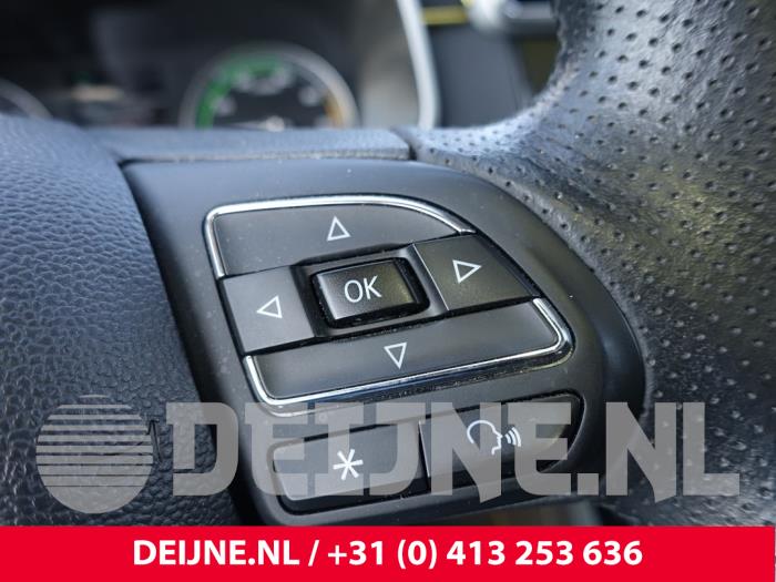 MG ZS EV Skrotfordon (2019, WIT)