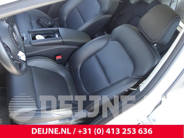 MG ZS EV Skrotfordon (2019, WIT)