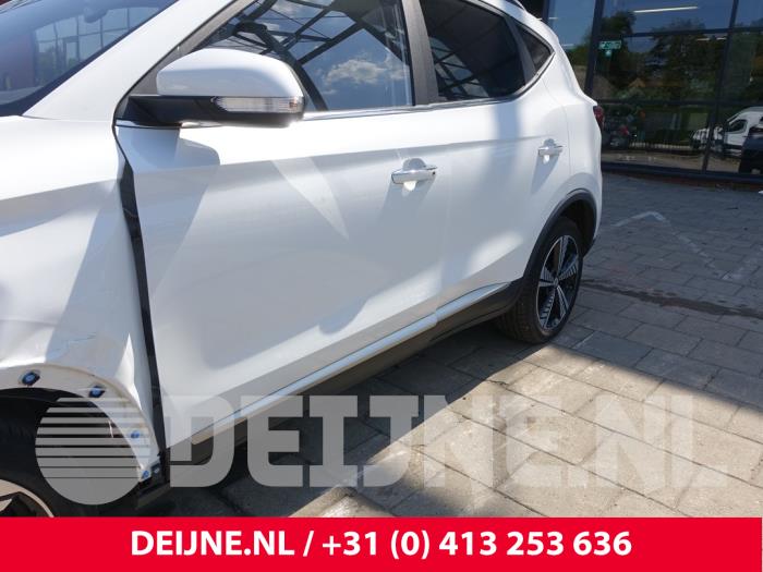 MG ZS EV Skrotfordon (2019, WIT)