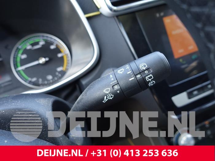 MG ZS EV Skrotfordon (2019, WIT)