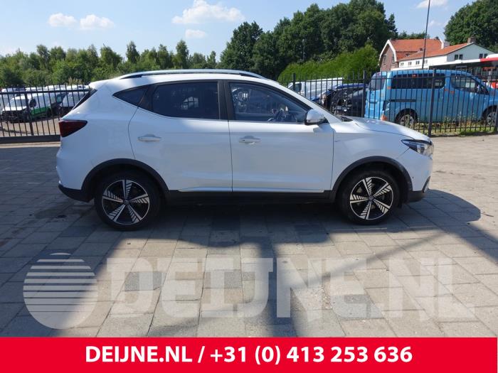 MG ZS EV Skrotfordon (2019, WIT)
