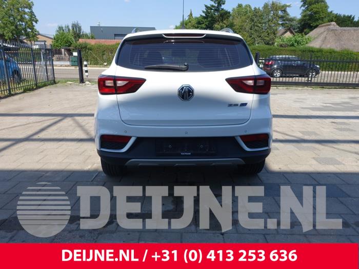 MG ZS EV Skrotfordon (2019, WIT)