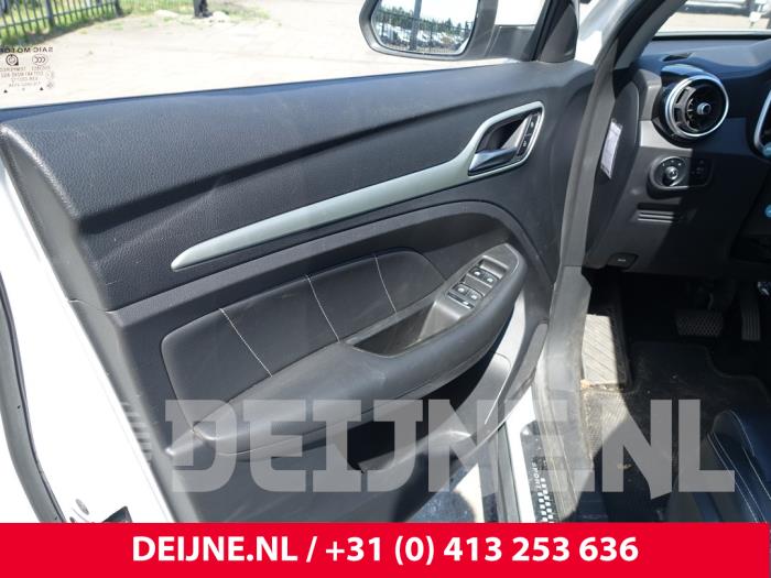 MG ZS EV Skrotfordon (2019, WIT)
