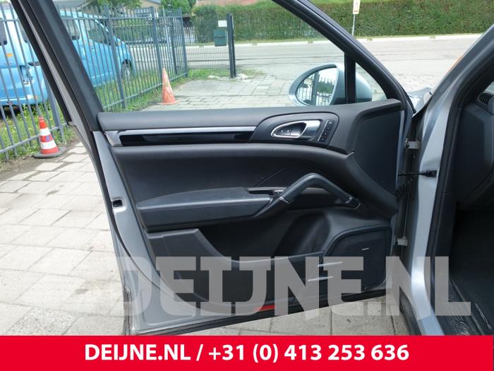 Porsche Cayenne II 3.0 D V6 24V Vehículo de desguace (2015, Gris plateado)