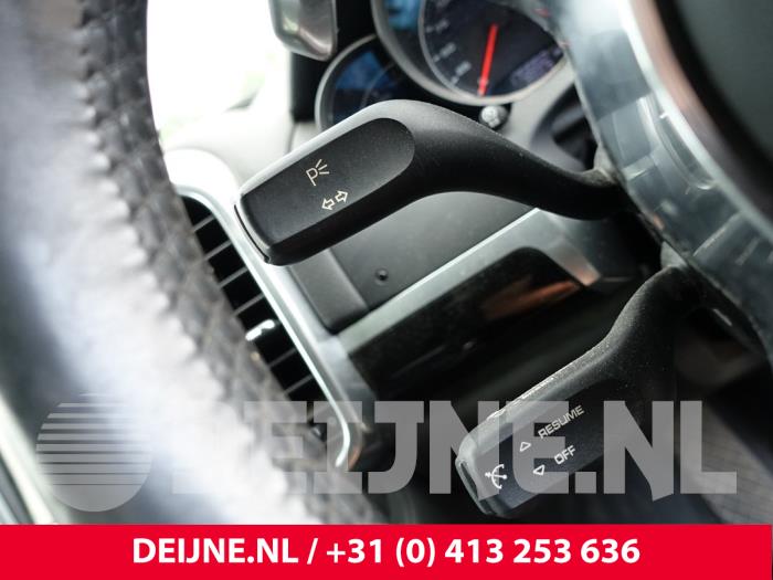 Porsche Cayenne II 3.0 D V6 24V Vehículo de desguace (2015, Gris plateado)