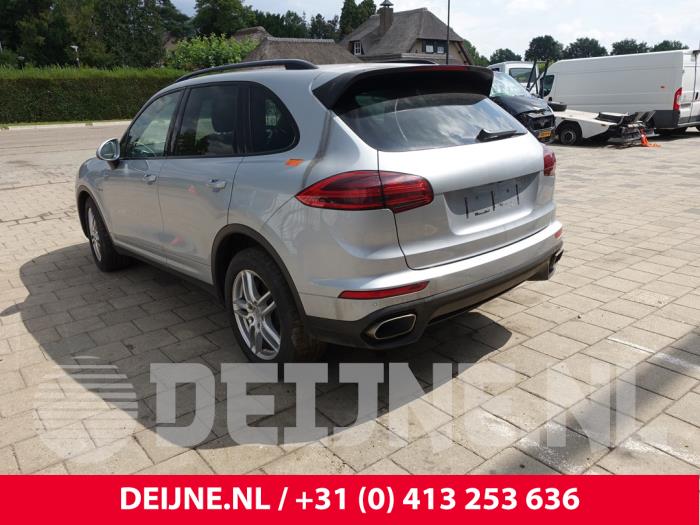 Porsche Cayenne II 3.0 D V6 24V Vehículo de desguace (2015, Gris plateado)