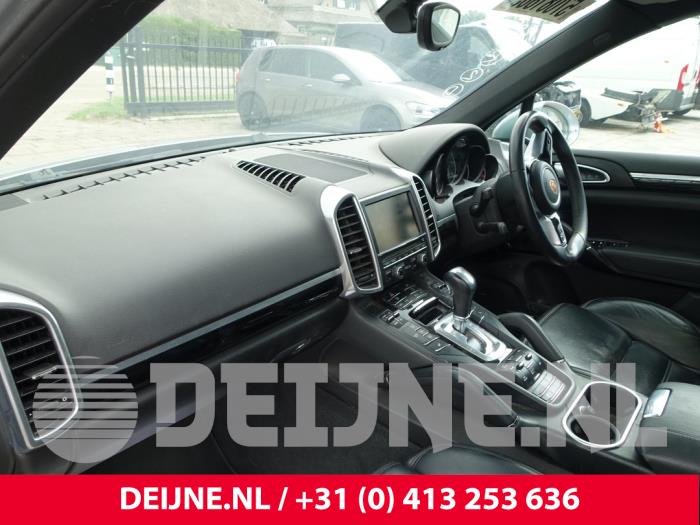 Porsche Cayenne II 3.0 D V6 24V Vehículo de desguace (2015, Gris plateado)