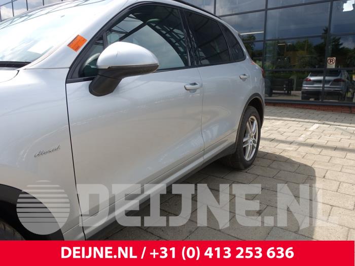 Porsche Cayenne II 3.0 D V6 24V Vehículo de desguace (2015, Gris plateado)