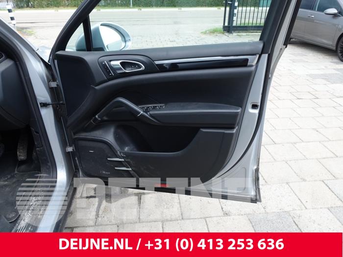 Porsche Cayenne II 3.0 D V6 24V Vehículo de desguace (2015, Gris plateado)