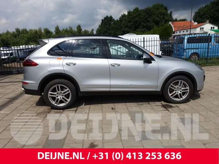 Porsche Cayenne II 3.0 D V6 24V Vehículo de desguace (2015, Gris plateado)