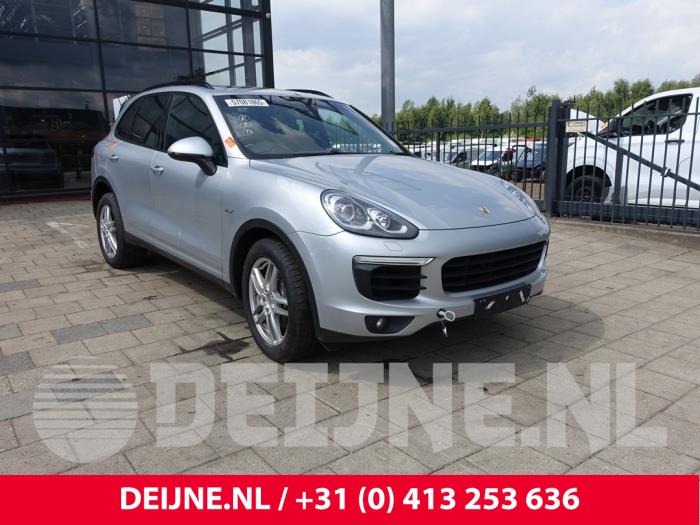Porsche Cayenne II 3.0 D V6 24V Vehículo de desguace (2015, Gris plateado)