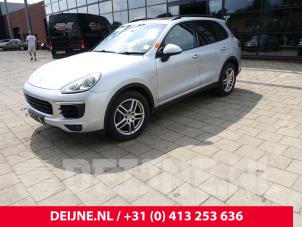 Porsche Cayenne II 3.0 D V6 24V Vehículo de desguace (2015, Gris plateado)