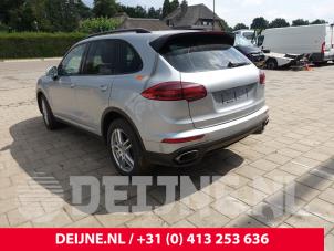 Porsche Cayenne II 3.0 D V6 24V Vehículo de desguace (2015, Gris plateado)