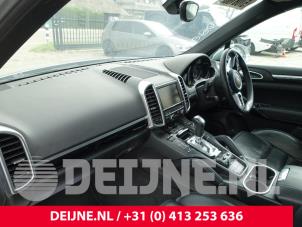Porsche Cayenne II 3.0 D V6 24V Vehículo de desguace (2015, Gris plateado)