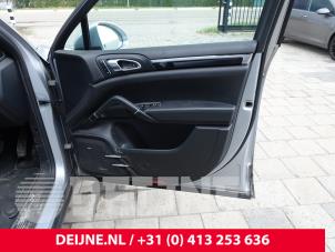 Porsche Cayenne II 3.0 D V6 24V Vehículo de desguace (2015, Gris plateado)