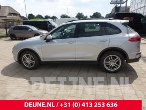 Porsche Cayenne II 3.0 D V6 24V Vehículo de desguace (2015, Gris plateado)