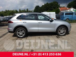 Porsche Cayenne II 3.0 D V6 24V Vehículo de desguace (2015, Gris plateado)
