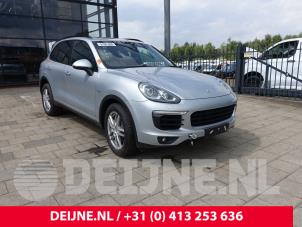Porsche Cayenne II 3.0 D V6 24V Vehículo de desguace (2015, Gris plateado)