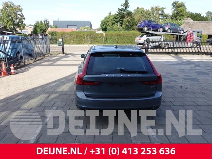 Volvo V90 II 2.0 D4 16V Épave (2019, Gris)